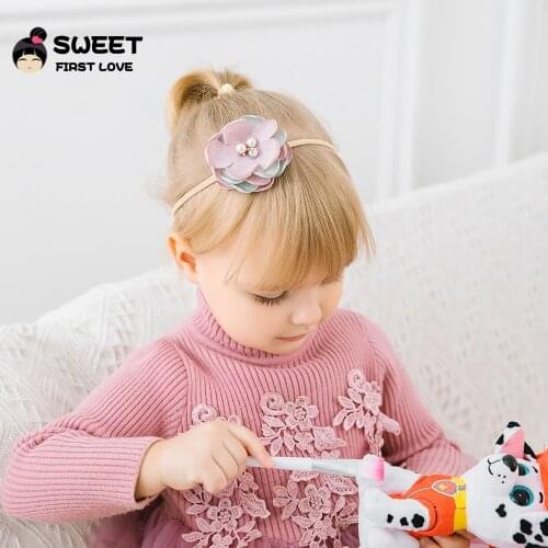 SWEET FIRST LOVE Stud Earrings