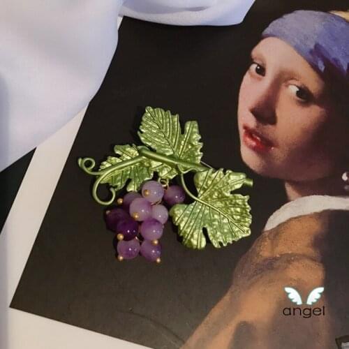 Jewelry grape stone brooches plants of the lacquer that bake delicate joker lovely retro fashion Atlantic