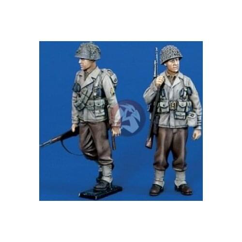 1:35 resin assembled model scene layout World War II model 2 figures are unpainted New