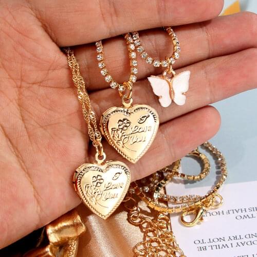 JJFOUCS New Gold Color Pendant Necklace For Women Metal Lovely Peach Heart Double-sided Polishing Choker Necklace Jewelry Gift