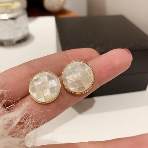 AOMU 2021 New Trendy Korean Simple White Shell Geometric Round Square Stud Earrings for Female Fashion Daily Jewlery Gifts