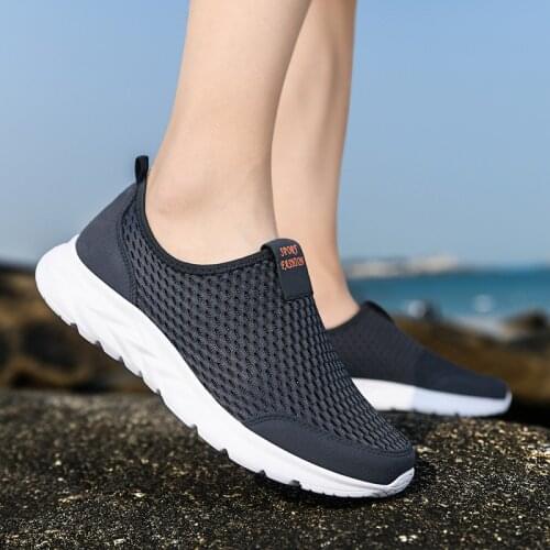 Running Shoes Men Loafers Light Walking Breathable Mesh Summer Fashion Mens Casual Shoes Men Sneakers For Men Zapatillas Hombre