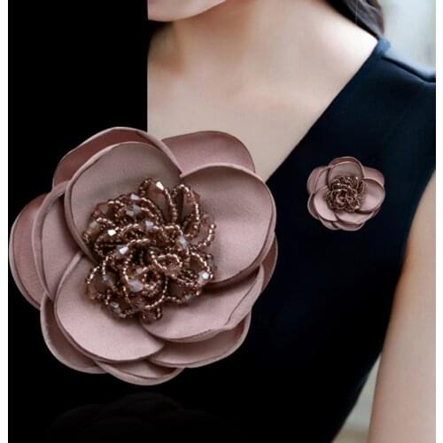 Female Handmade Crystal Rhinestone Flowers Stamen Brooches Pins Fashion Fresh Sweater Overcoat Pin Silk Scarf Button Accessories