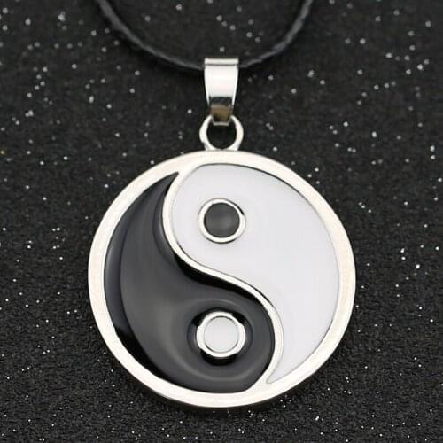 Naruto Necklace Hyuga Neji Hinata Yin Yang Eight Trigrams Tai Chi Ji Black White Enamel Pendant Fashion Anime Jewelry Wholesale