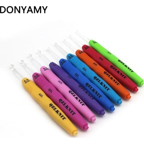 DONYAMY 3Pcs Plastic Crochet Hooks with Led Knitting Needles Multi Color light up Handle Weave Craft