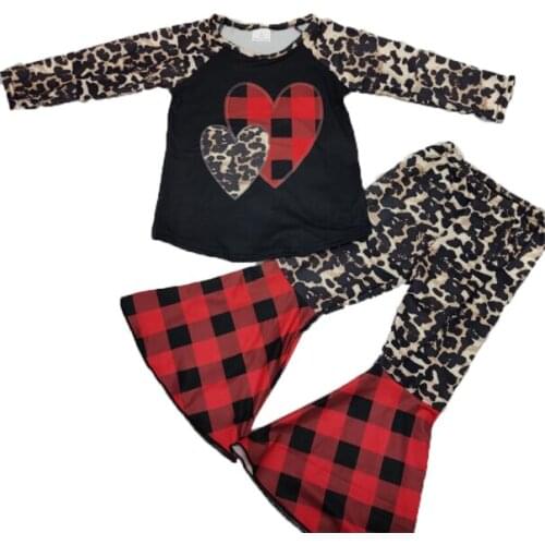 Hot sell girl Valentines Day long sleeve outfit leopard and heart pattern clothing set