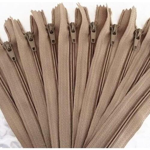 10 pieces. 20 cm (8 inches) Khaki Nylon Zippers Tailor Sewer Craft Crafters & FGDQRS