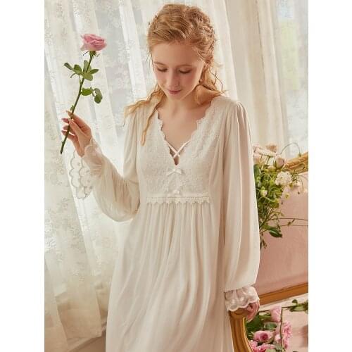 Vintage White Lace Womens Long Nightgowns Long Sleeve Elegant Princess Long Sleepwear Royal Loose Nightdress Spring Autumn
