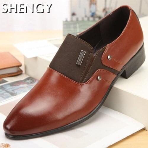Autumn New Men Shoes Patchwork Sewing Pointed Toe Mens Shoes Mature Waterproof Glossy Casual Walking Fashion Males Shoes
