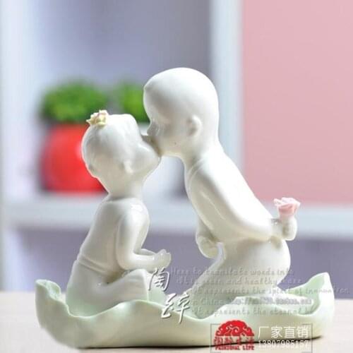 RB010 love kiss cute little couple home decorations ceramic crafts ornaments furnishings