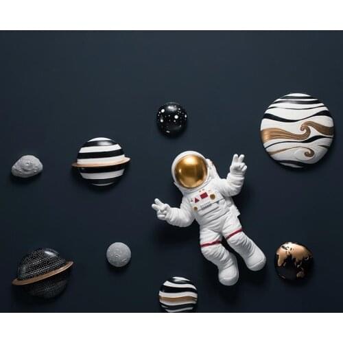 Modern Astronaut Resin Spaceman Sculpture Bar Restaurant Store Wall Hanging Decoration Pendant Kids Room Statues
