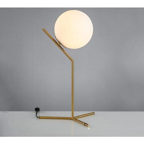 Postmodern Table Lamp Minimalist Nordic Desk Lamp Designer Creative American Style Office Home Bedroom Foyer Hotel