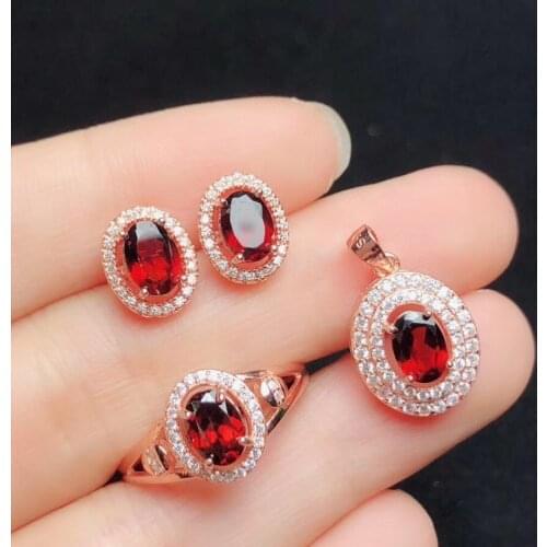 Natural garnet suit, classic style, 925 silver design, hot sale, exquisite craftsmanship, ring stud earrings