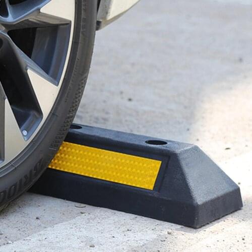 Car Tires Rubber Parking Curb Wheels Stoppers With Yellow Refective Stripes For Garage Floor Trucks Trailers Forklifts Car Truck