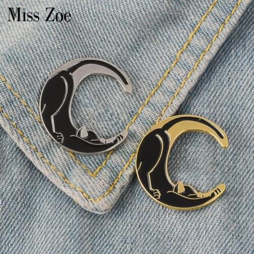 Black Cat Moon Enamel Pin Cat Kitten badge brooch Lapel pin Denim Shirt bag Collar Punk Funny Animal Jewelry Gift for Friends