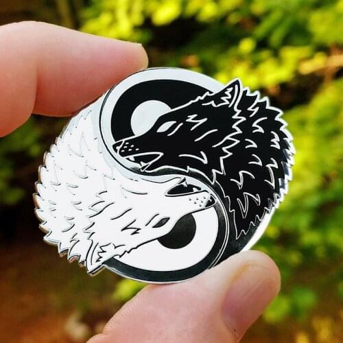 Yin Yang Wolf Best Friends Brooch Pins Enamel Metal Badges Lapel Pin Brooches Jackets Jeans Fashion Jewelry Accessories