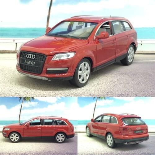 Audi Q7 1:32 Alloy Model 6 Colors Acousto-optic With Pull Back Flashing Toy Car Gift For Kids Free Shipping