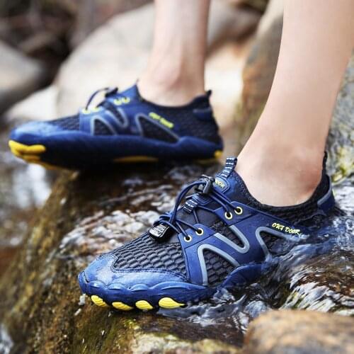 Soft Men Aqua Shoes Mesh Fabric Breathable Anti-Slippery Beach Shoes Lovers Swimming Five Fingers Barefoot Water Shoes Women