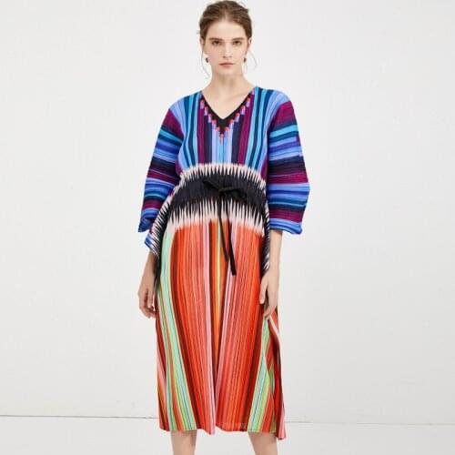 New Spring 2021 fashion elegant print dress with v-neck rotator cuff and lace with stripes and contrasting colors
