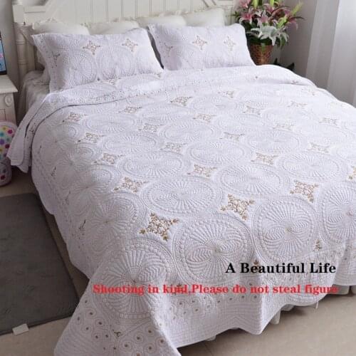 High Quality 100% Cotton Comfortable Luxury White Embroidery Bedspread Bed Cover Bed sheet Bed skirt Pillowcase Bedding Set 3PCS