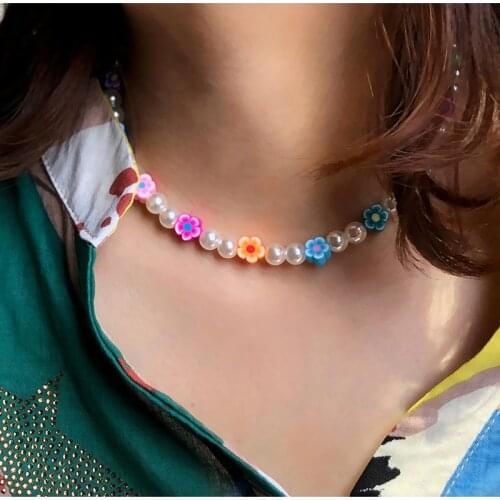 Boho Seed Pearl Choker Rainbow Flower Daisy Colorful Cute Hawaiian Beach Necklace for Teen Girls Women AM3071