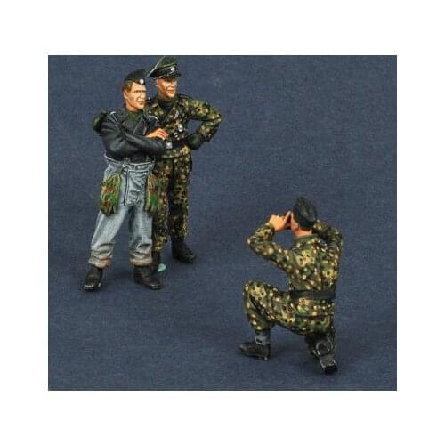 1/35 Scale Assembly Resin Figure kit soldier take photos