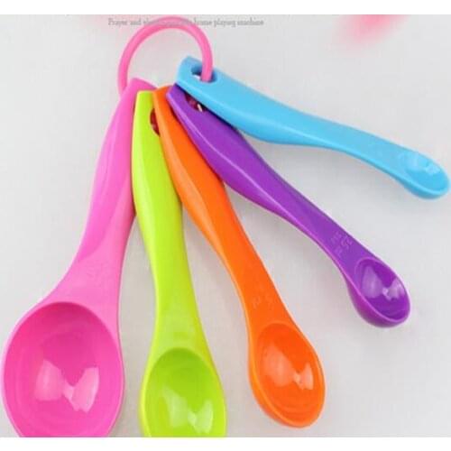 5 pieces / set baby measuring newbrown baby feeding spoon measuring milk powder scale spoon plastic color tableware Kit