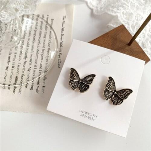 Exquisite Butterfly Stu Earrings For Woman Girls Vintage Gold Ear Fashion Jewelry Party Ladys Luxury Accessories Girls Gift