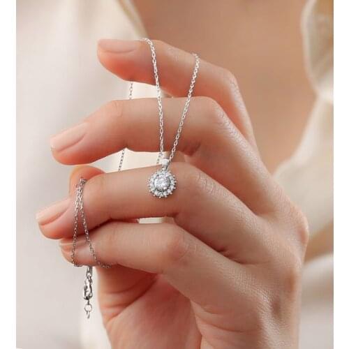 925 sterling Silver Diamond Model Necklace