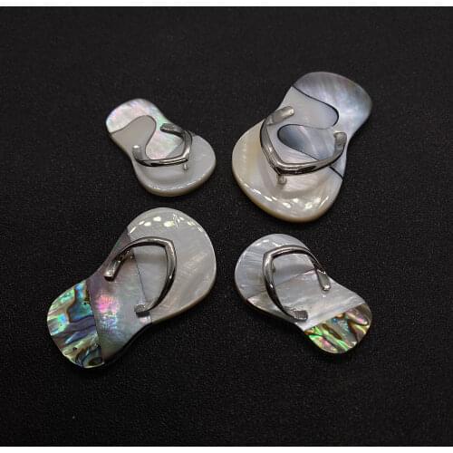 Pearl Shell Stitching Slippers Sxey Pendant Various Specifications of Fashionable Charm Necklace for Banquet Wear