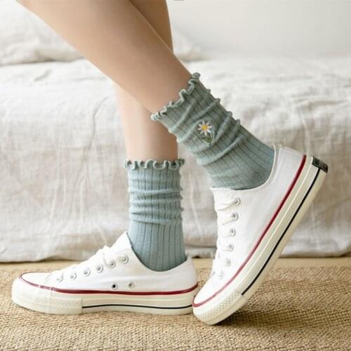 Womens standard casual cotton socks cartoon chrysanthemum socks spring fashion colorful retro lovely princess Mori girl style