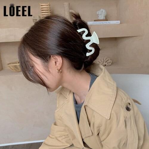 Solid Color Large Hair Claws Acrylic M Shape Geometric Barrettes French Retro Elegant Crab Hair Clip Accessories For Women Girls