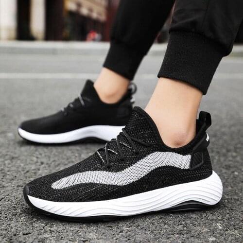 Flying woven soft sports shoes trendy breathable running shoes sneakers 2021 spring new mens shoes