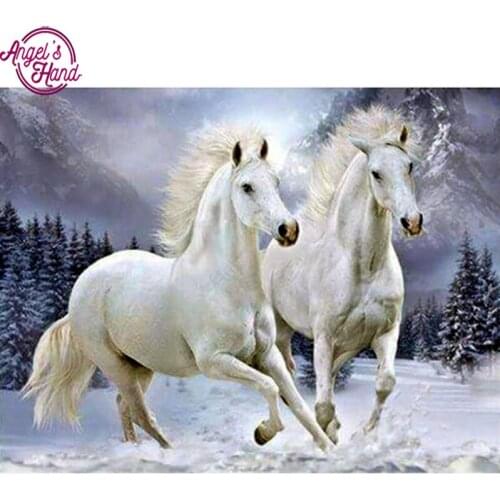 Diamond embroidery winter snow paintings 5d diamond painting two horse full diamond mosaic picture of rhinestones cross-stitch
