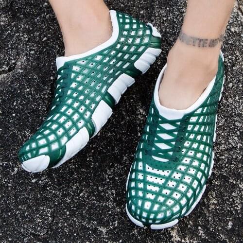 ZEEKSON Personality Hole Mens Sandals Summer New Korean Outdoor Home Non-slip Sandals Trend Driving Lazy Shoes Large Size 45