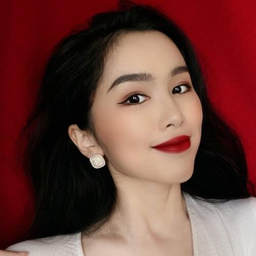 Luxury Vintage Square Stud Earrings for Women Fashion Shell Geometric Trendy Earrings Female Jewelry