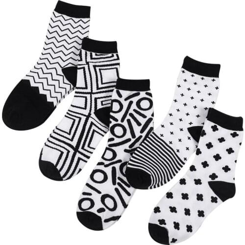 Black White Patchwork Socks Women Cotton Simple Casual Chic Japanese Korean Style Skateboard Socks calcetines de la mujer meias