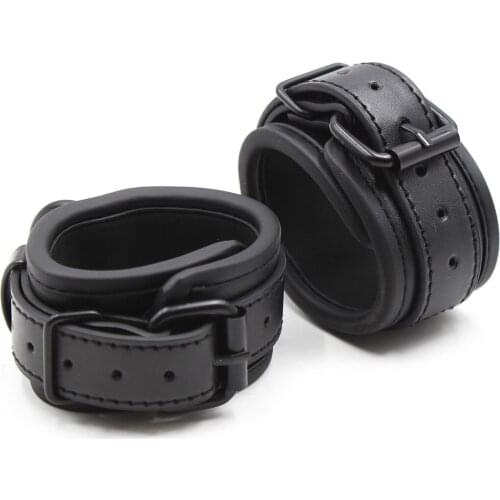 Hands And Handcuffs Leather Handcuffs With Buckle Link Leather Couples Toys