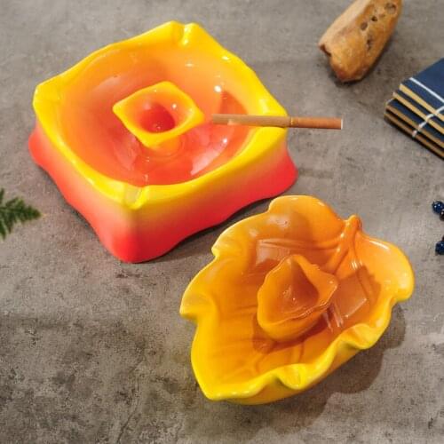 Exquisite leaf shape ceramic ashtray Fashion art bar shop decorated ashtray