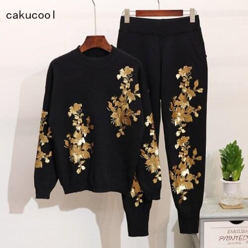 Cakucool New Autumn High Quality Two Piece Knit Set Beaded Long Sleeved Round Neck Gold Floral Embroid Suit Casual Womens Suit