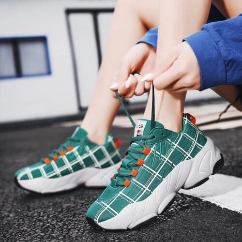 Fashion Sneaker Womens Running Shoes Soft Bottom Tennis Shoes Outdoor Mesh Breathable Sports Shoes Sneakers Men sport homme