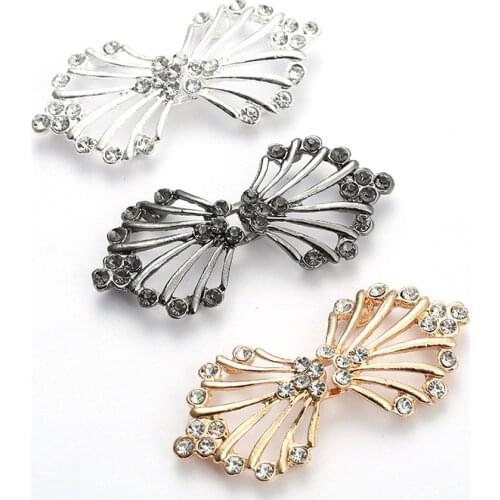 Feather Heart Cheongsam Buckle Brooches Sweater Buttons Clothing Pins One Pair Shiny Crystal Cardigan Clip Cape Cloak Clasp