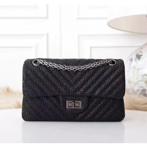 High-quality chain bag one-shoulder cross-body bag fashion lady bag embossed chain light luxury lady small square bag