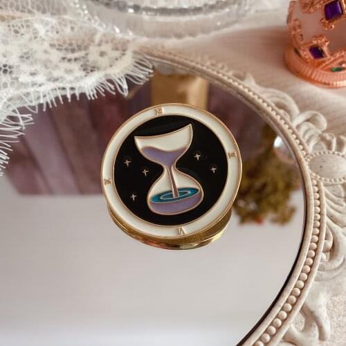 Quicksand years ~ commemorative original personalized oil dripping enamel luminous star BROOCH BADGE coat accessories