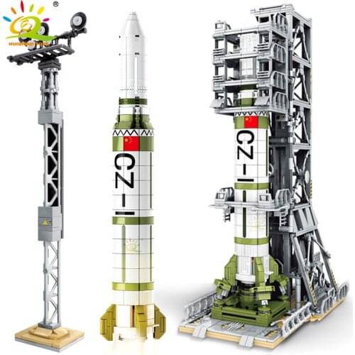 HUIQIBAO 1627PCS Space Artificial Satellite Rocket Building Blocks 6 Astronaut Figures City Aerospace Bricks Toys For Children