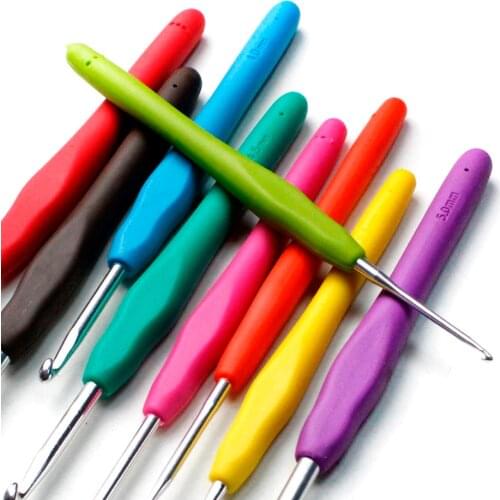 New Arrival 9Pcs/Set Cushion Grip Crochet Hooks 2.0-6.0mm Clover Touch Knitting Needles Aluminum Colorful TPR Soft Plastic