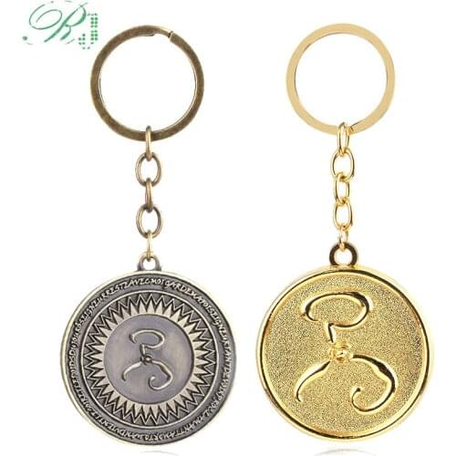 RJ Cthulhu Mythos Keychain The King in Yellow Thom Ryng Hastur Miskatonic Badge Keyring Yog Sothoth Star Pin Cosplay Jewelry