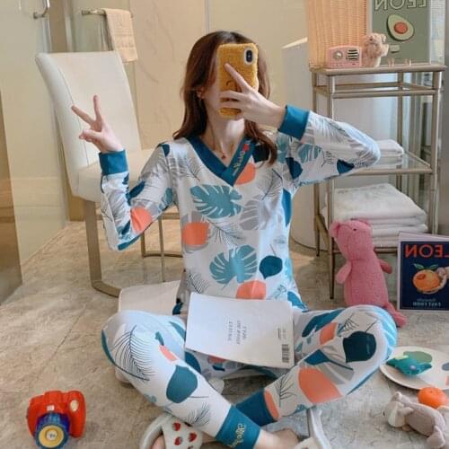 Hot Sale Autumn Winter Thicken Warm Underwear Sexy Slim Winter Shirt 2020 V-neck Print Underwear Thermal Underwear Set for Women