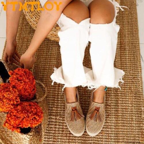 Wholesale Hot Sale Womens Cloth Shoes 2021 Spring And Autumn Hot Style Breathable Large Size Tassel Flat Shoes 35-43