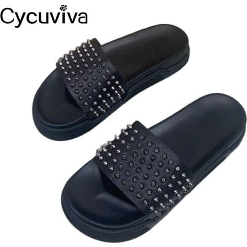 Designer Rivets Flat Slippers Men Summer Brand Mules Flat Casual Shoes Male Black Platform Slides Runway Beach Slippers For Men